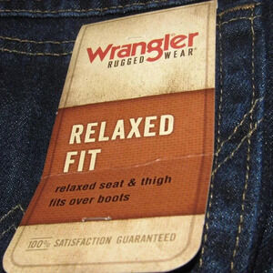 Men's NWT WRANGLER Rugged Wear Relaxed Fit Dark Wash Jeans Size 40 x 34